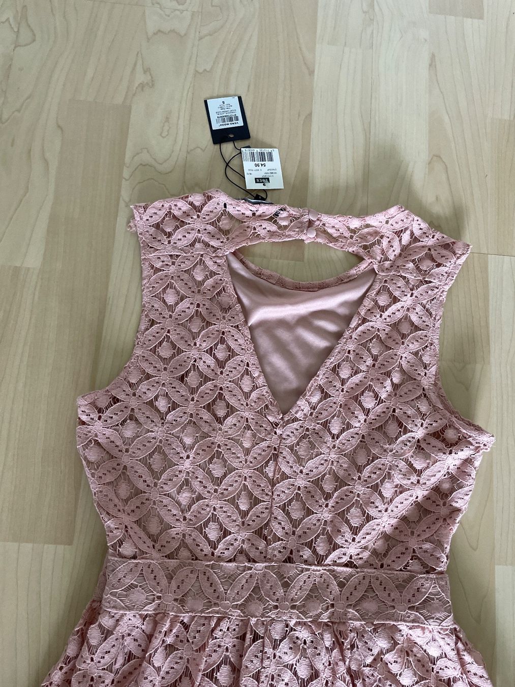 Vero Moda Vestiti: neues Kleid von Vero Moda – Nuovo e nell'imballaggio originale da Steffisburg venduto da elle013 4