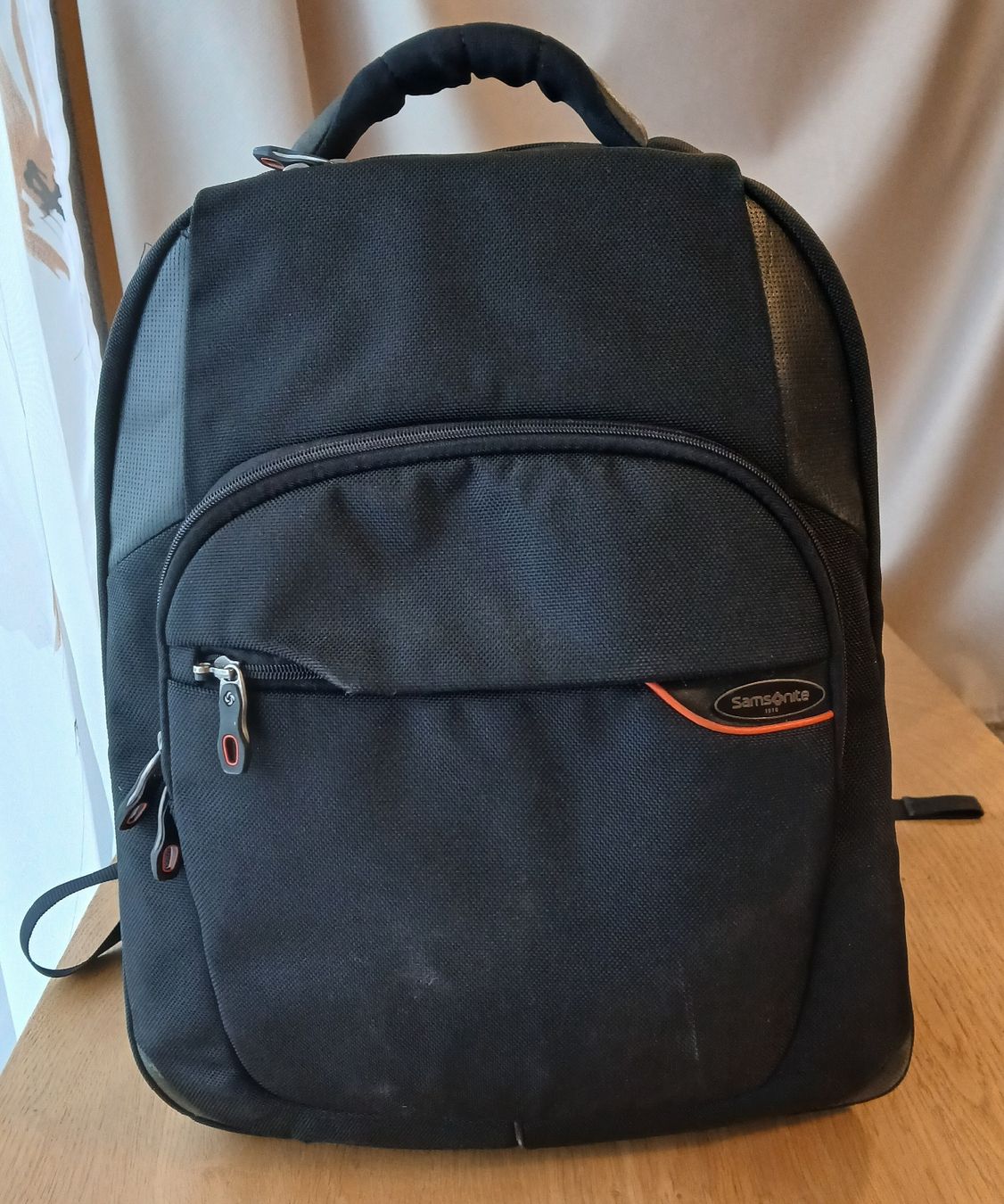 Samsonite Zaini: Samsonite Rucksack schwarz mit Laptopfach gebraucht – Usato da Frasnacht venduto da ale_g288