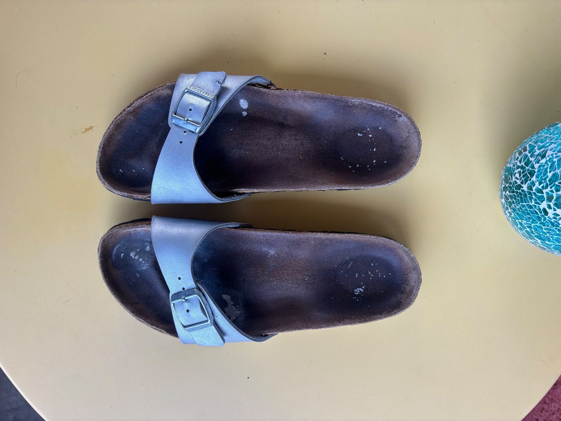 Birkenstock Scarpe da donna: Birkenstock Sandalen Silber – Usato da Zürich venduto da houseplantclub