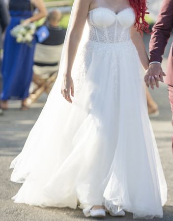 Brautkleid Weiss Grösse 40/42 guter Zustand
