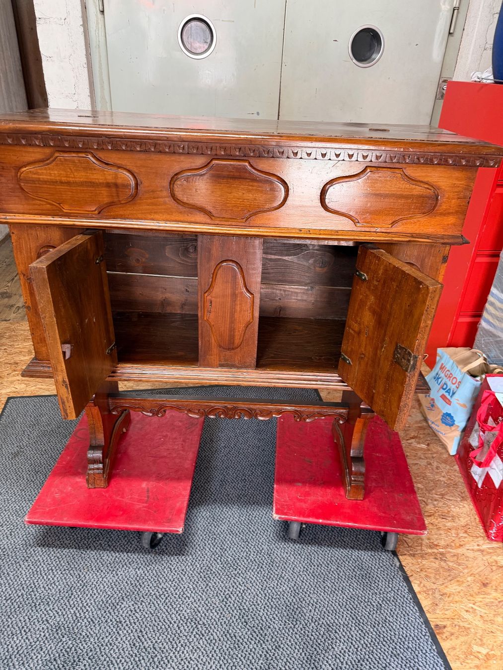 Commodes: Kurioses Antikes Möbelstück – D'occasion à Ebikon par Berku 4