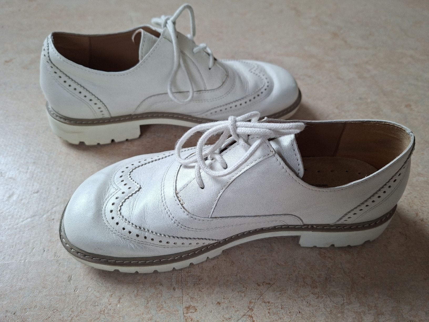 Helvesko Scarpe da donna: Helvesko Schuhe, Gr. 39, cremeweiss – Usato da Klingnau venduto da vollmond36 4