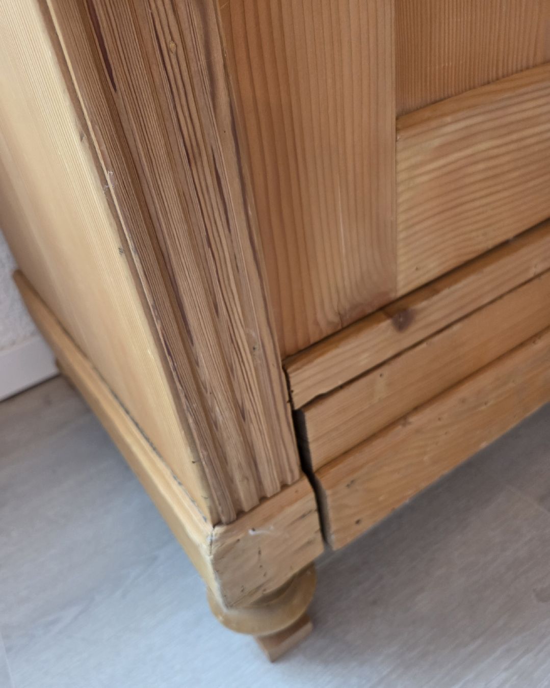 Schränke: Antiker Holzschrank "restauriert", Möbel, Wohnzimmer – Gebraucht aus Klingnau von Groofty69 3