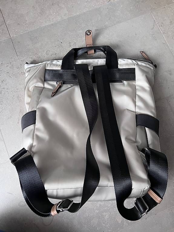 Zaini: Laptop Rucksack Beige – Usato da Zürich venduto da Andreiinha 1