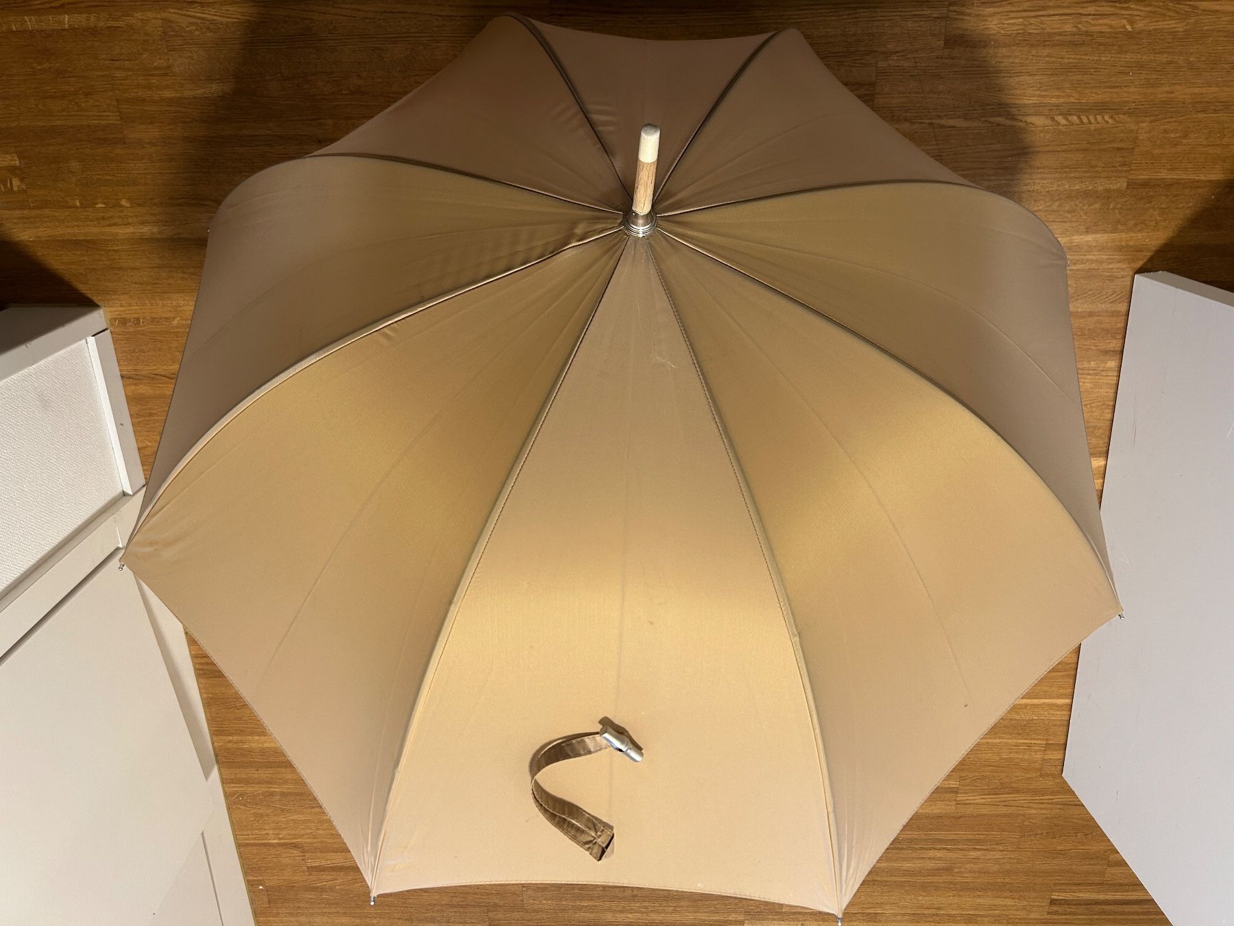 Longchamp Ombrelli: Eleganter "Longchamp" Regenschirm - Parapluie – Usato da Küsnacht ZH venduto da filo_fila8700 9