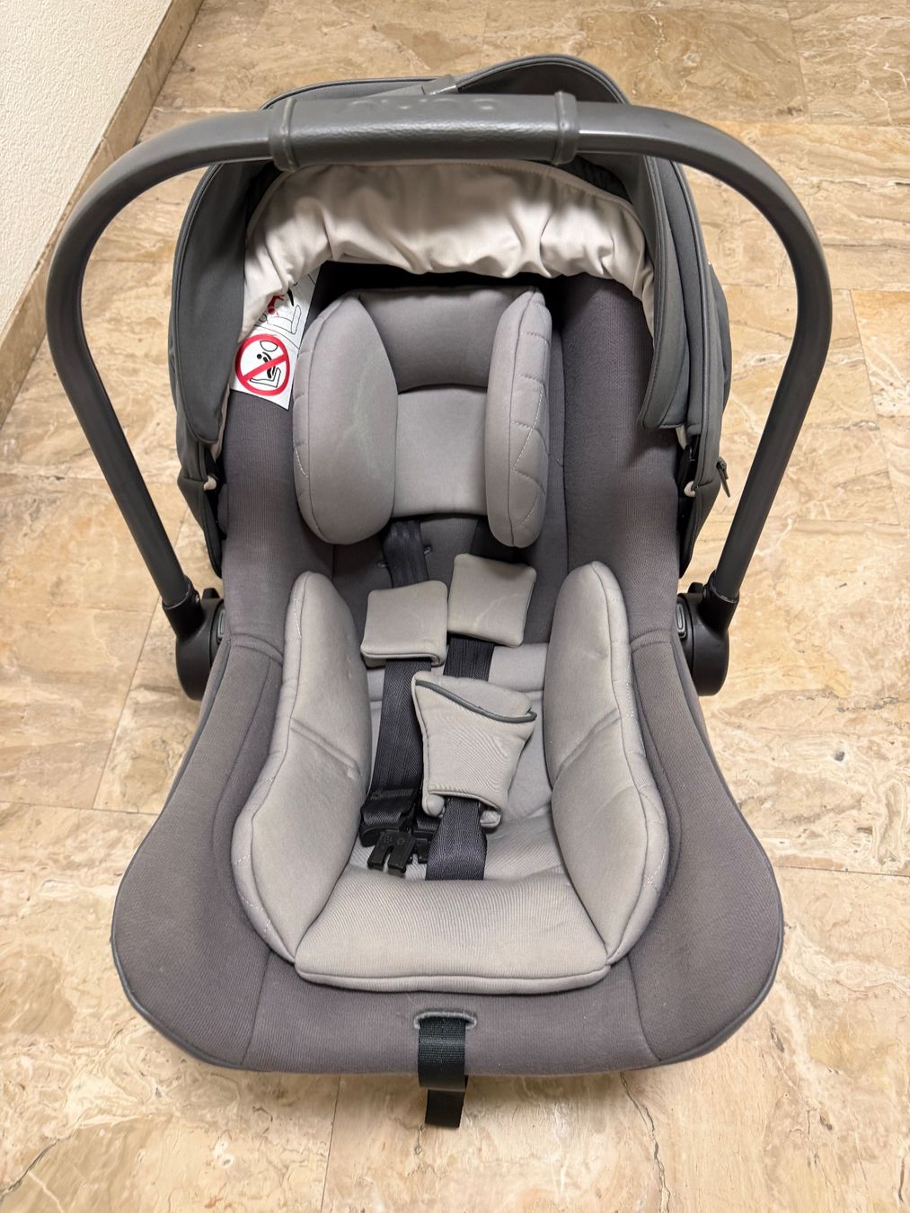 Nuna Kinderwagen: Passeggino e oggetto auto – Gebraucht aus  von  4