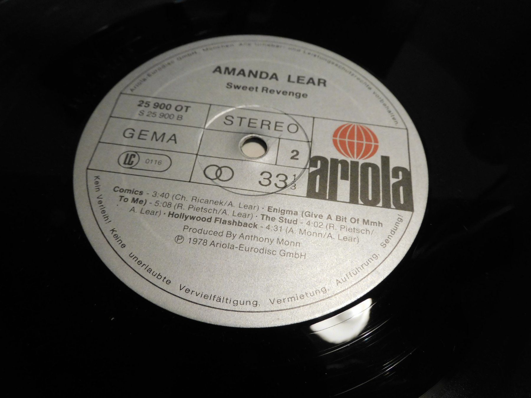 Schallplatten: LP 1978 -  Amanda Lear - Sweet Revenge -  Schallplatte    LP – Gebraucht aus Sursee von 76 1