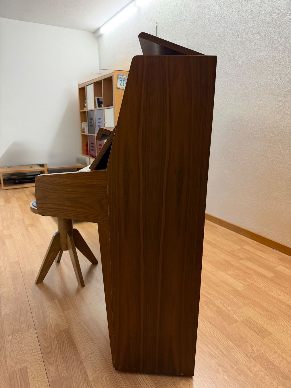 Strumenti musicali: Klavier NYLUND & SON mit Hocker! – Usato da Oberdiessbach venduto da LionskingTM 2