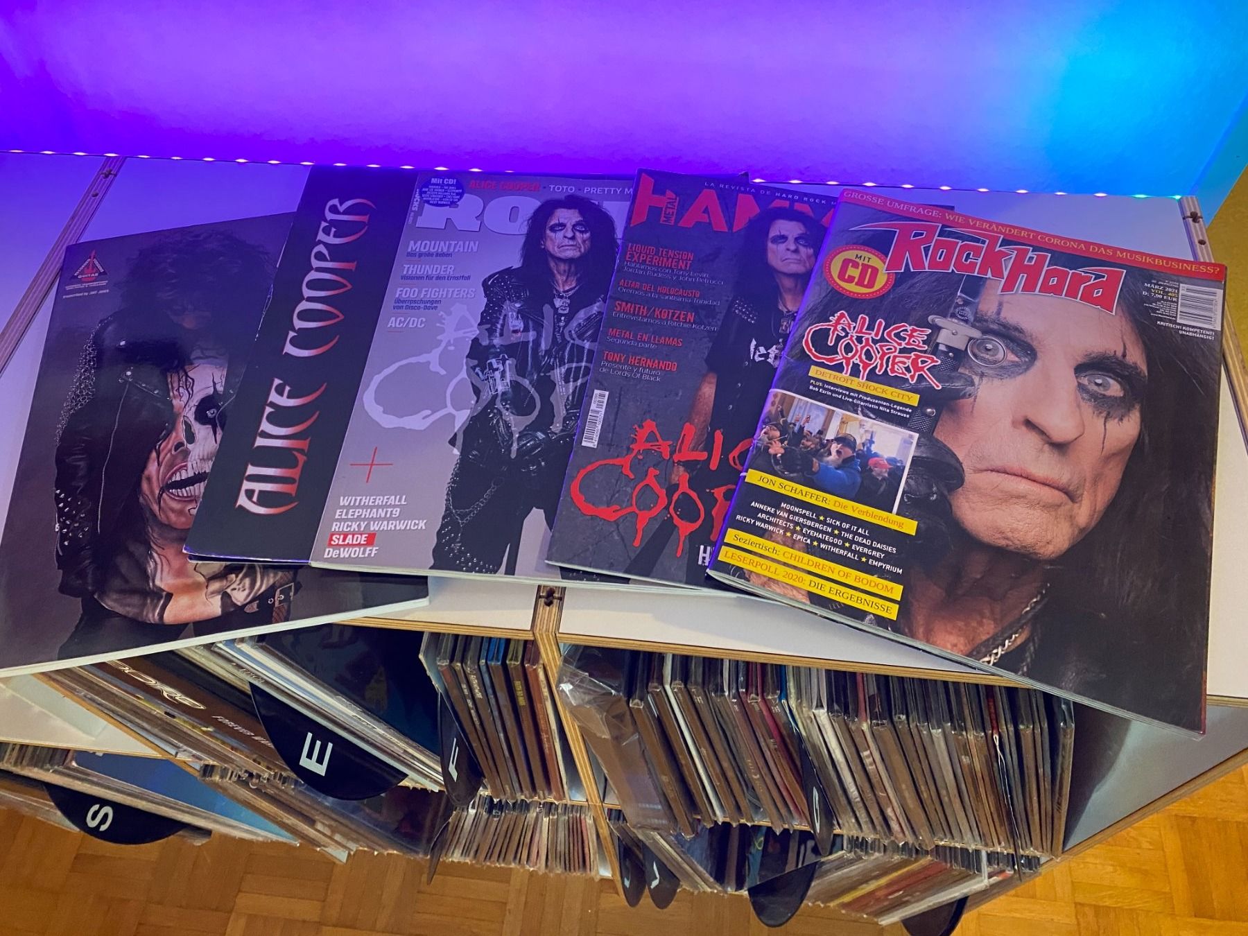Riviste & Magazine: Alice Cooper Hefte, Notenbuch, Calender – Usato da Basel venduto da VinylLover68