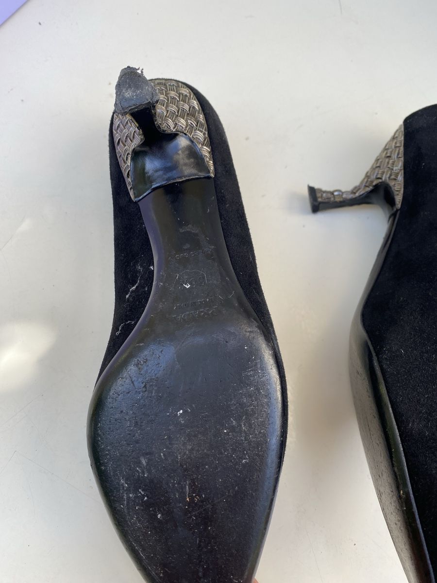 Prada Scarpe da donna: Prada Pumps Wildleder schwarz Grösse 37 – Usato da Steffisburg venduto da viv_5tqt 2