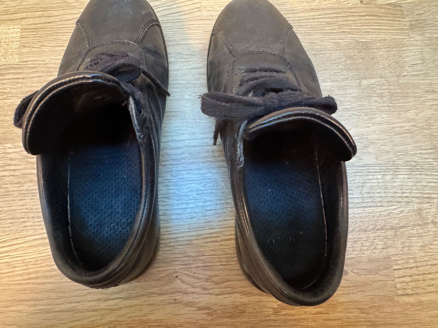 Chaussures femmes: Sneakers – D'occasion à Zürich par odi_ldv8 2