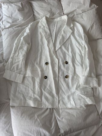 Blazer blanc Massimo Dutti taille 40 parfait pour l'été!
