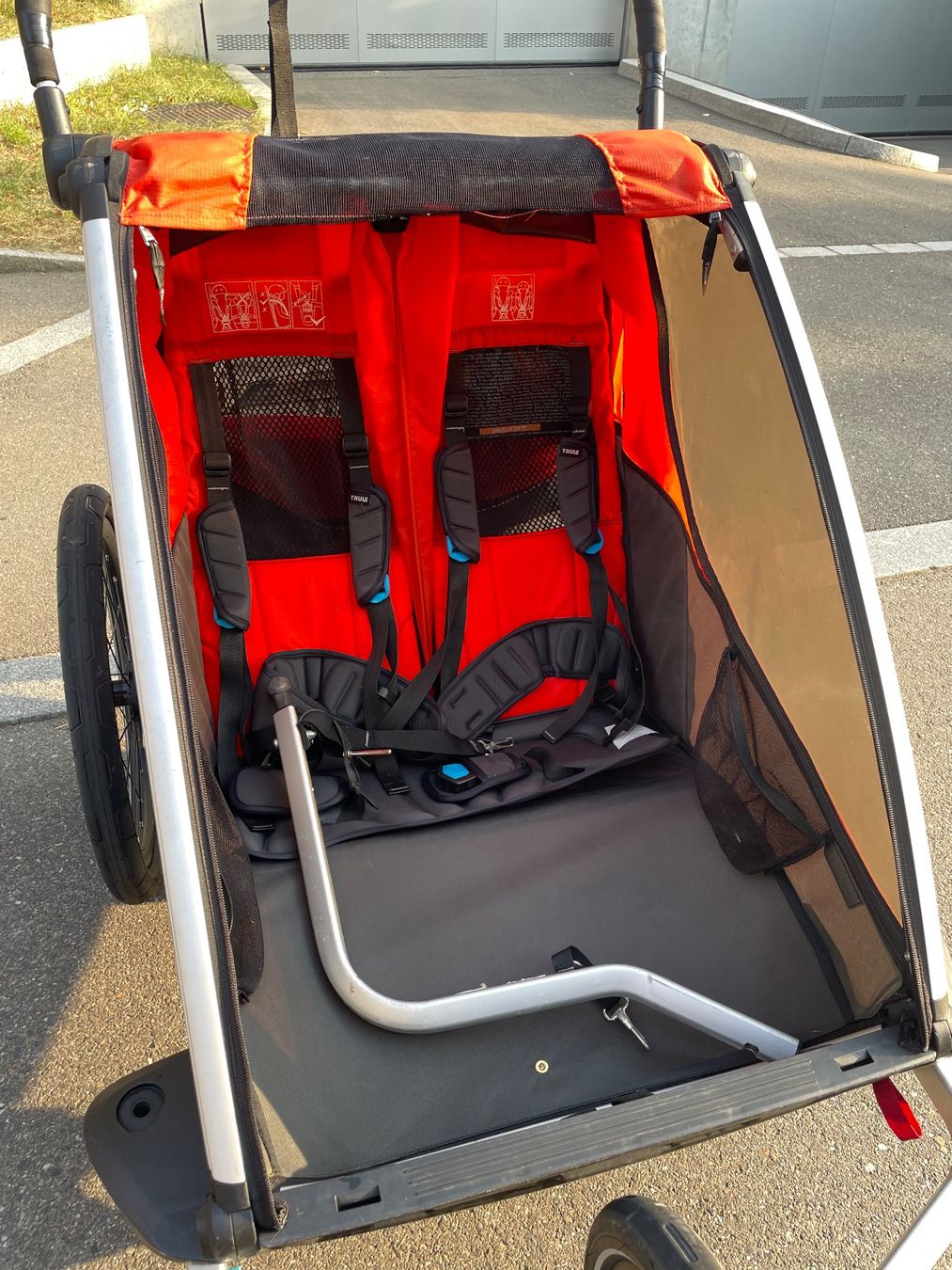Thule Anhänger: Thule Cross 2 mit Jogging-Rad – Gebraucht aus Zürich von Placevendome 3