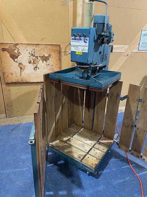 Tutte le macchine: Hydraulikpresse – Usato da Belp venduto da machrismo24 1
