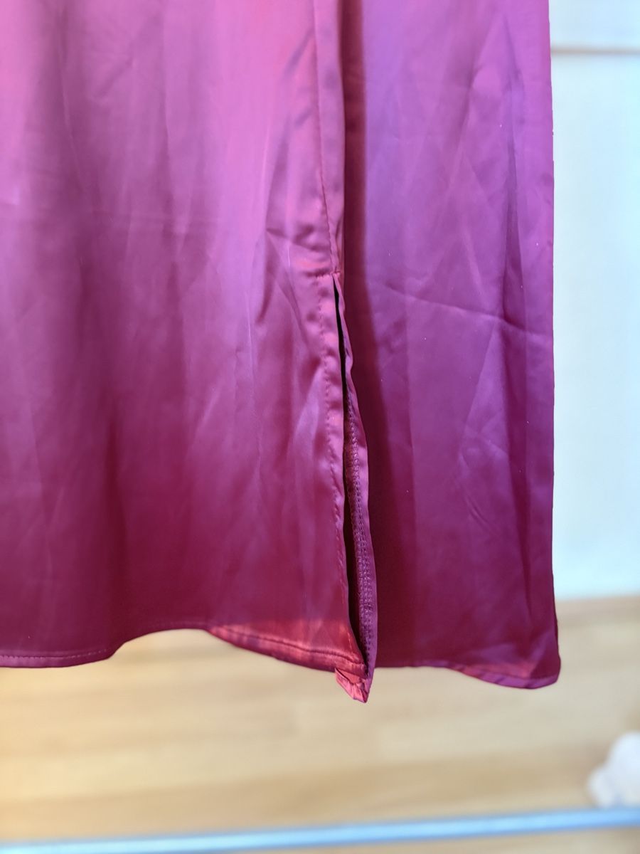 Vestiti: ROTES SATIN-KLEID – Nuovo (secondo la descrizione) da Bettwiesen venduto da wombat90 1