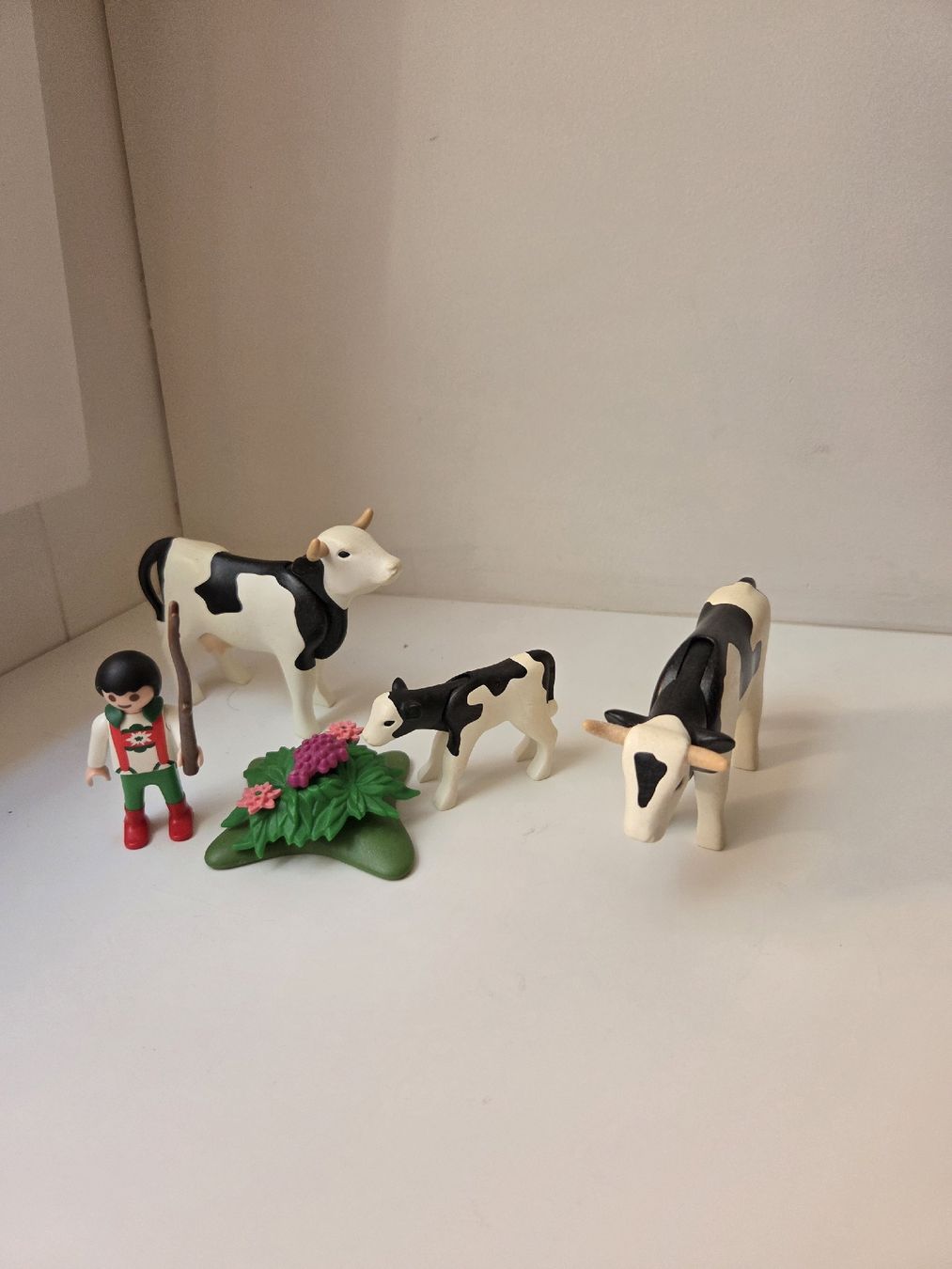 Playmobil Giocattoli: Playmobil set 3077 mucche e bambino – Usato da Locarno venduto da gab_22kt
