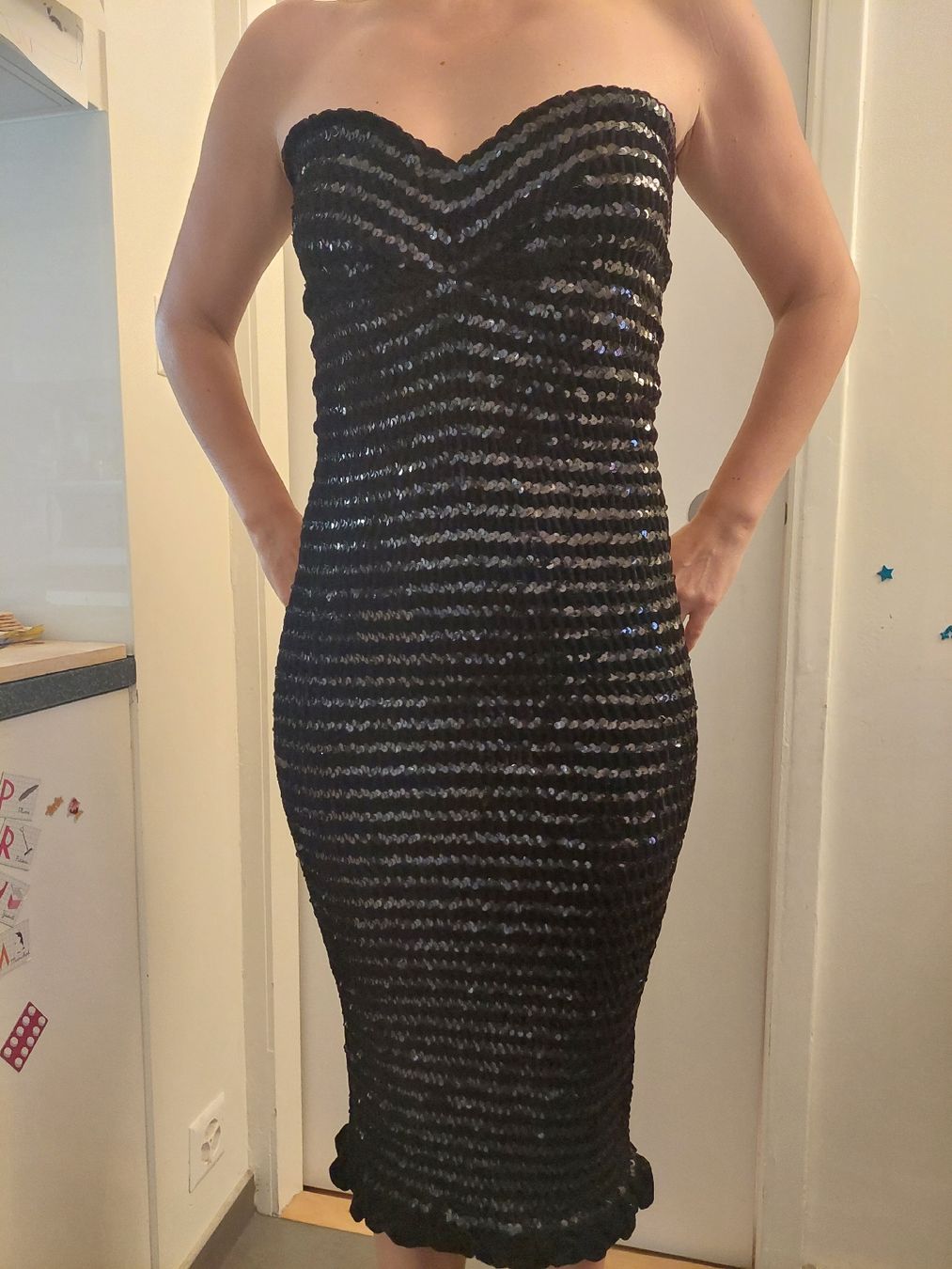 Vestiti: Black sequin dress – Nuovo (secondo la descrizione) da Genève venduto da ado_x2xq