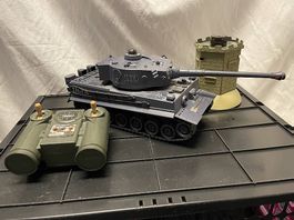 Ferngesteuerter Spiel-Panzer mit Kampf-Turm