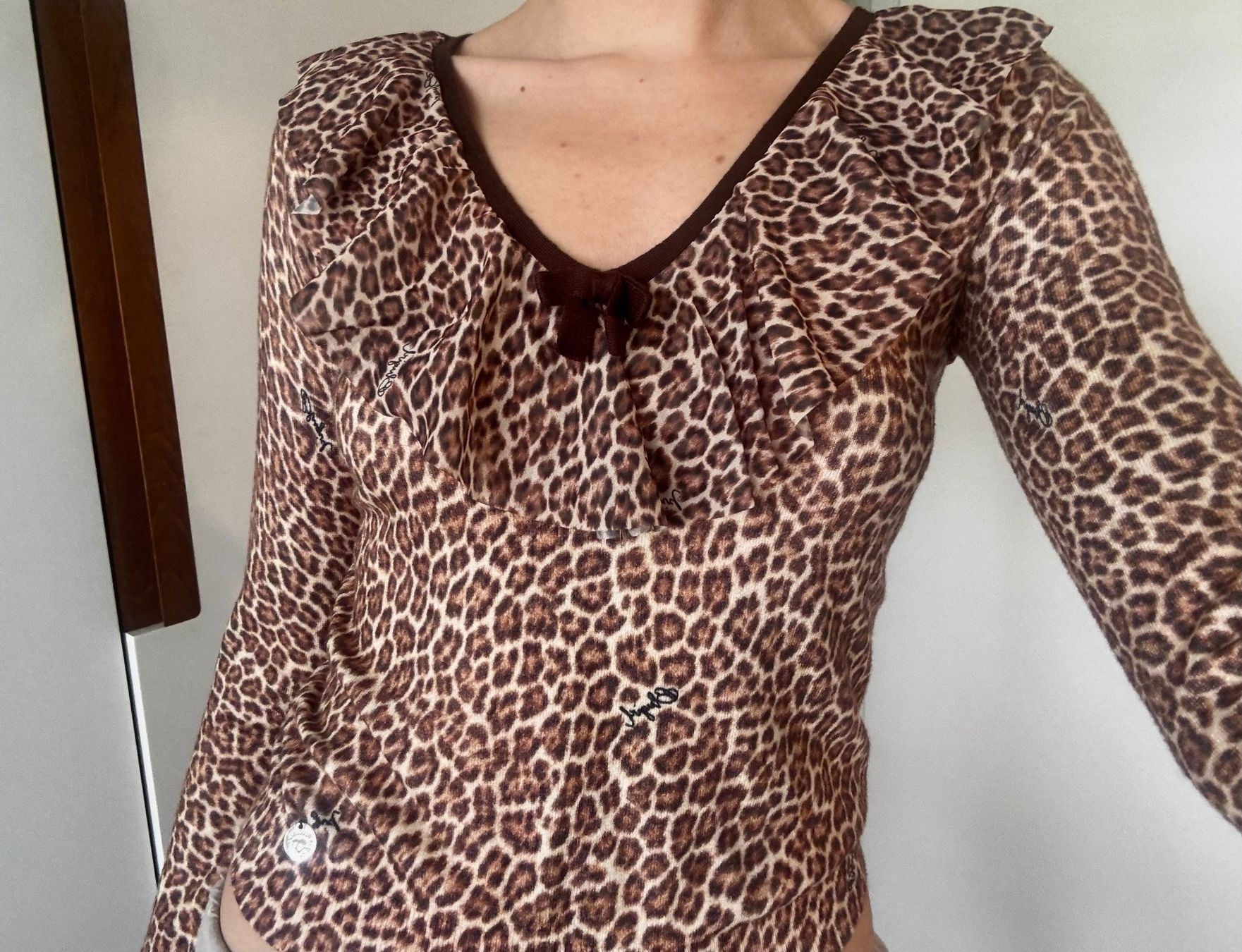 Maglioni & Felpe: Blumarine Leoparden Langarm Top – Nuovo (secondo la descrizione) da Reinach BL venduto da ran_snc5 3