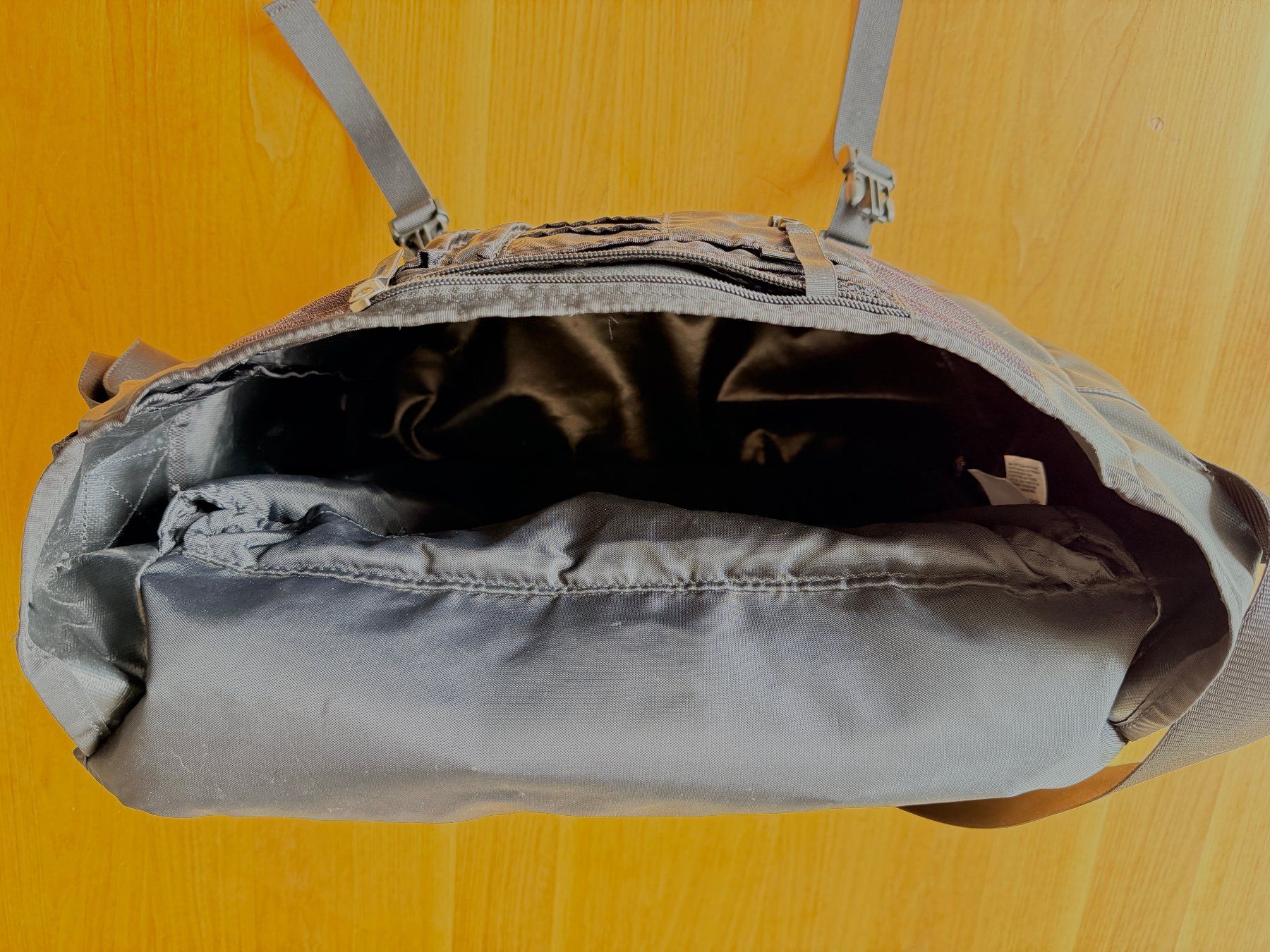 North Face Borse: North Face Schultertasche – Usato da Allschwil venduto da Pasci30 3
