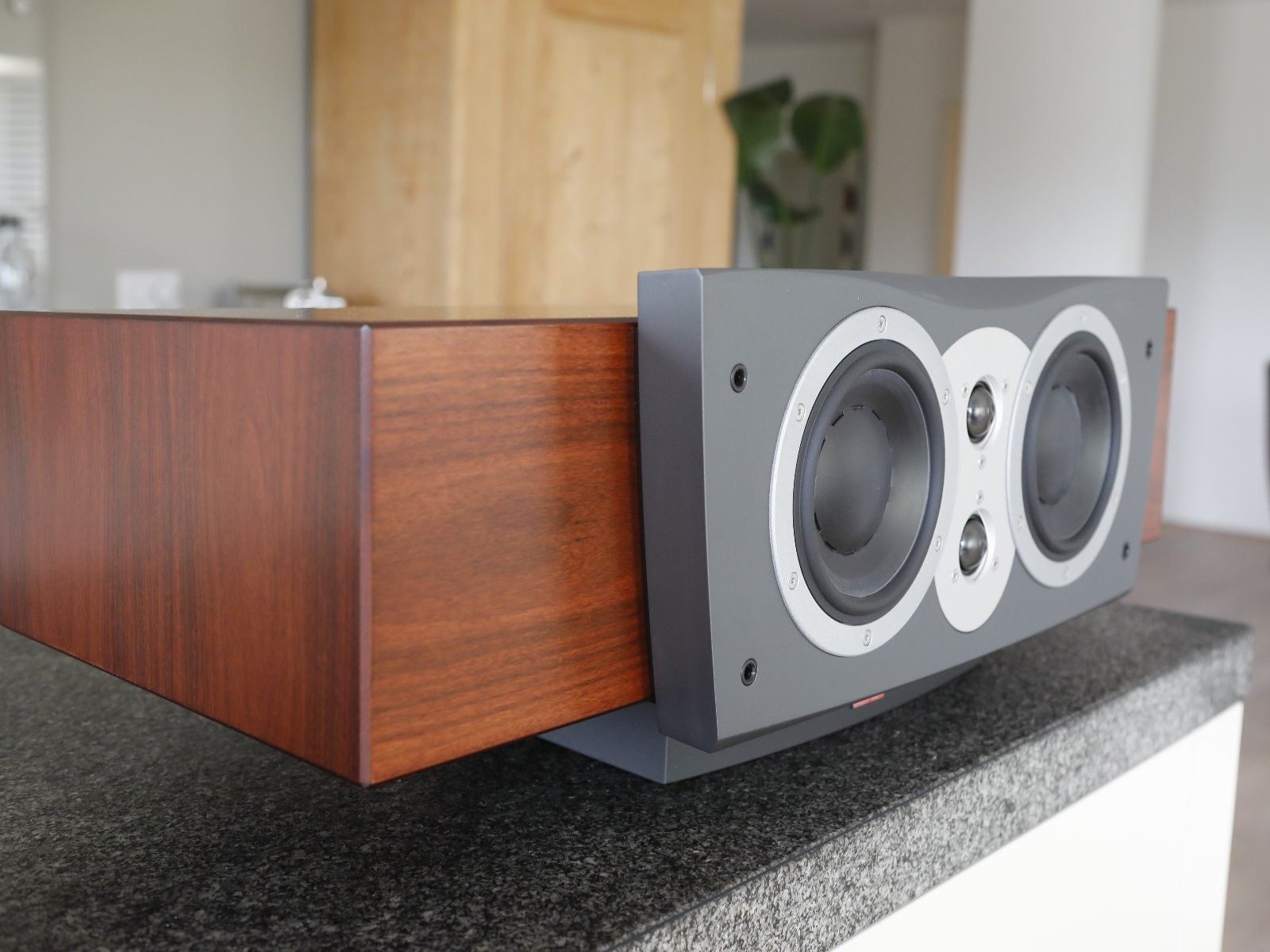 Dynaudio Lautsprecher: Dynaudio Confidence Center – Gebraucht aus Embrach von  1