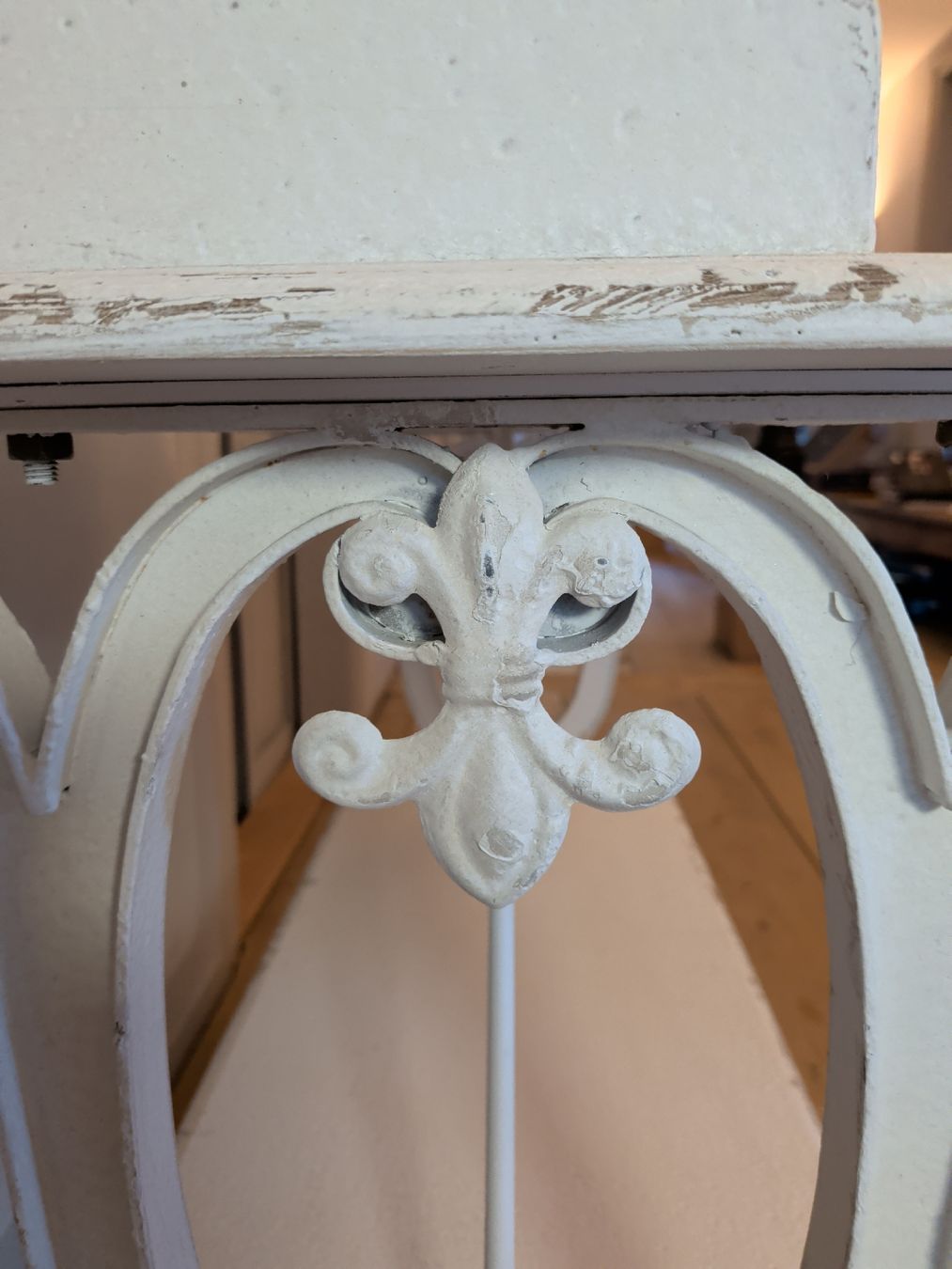 Tische: Shabby Chic Pflanztisch für drinnen oder draussen  – Gebraucht aus Dietfurt von Subforce1853 2