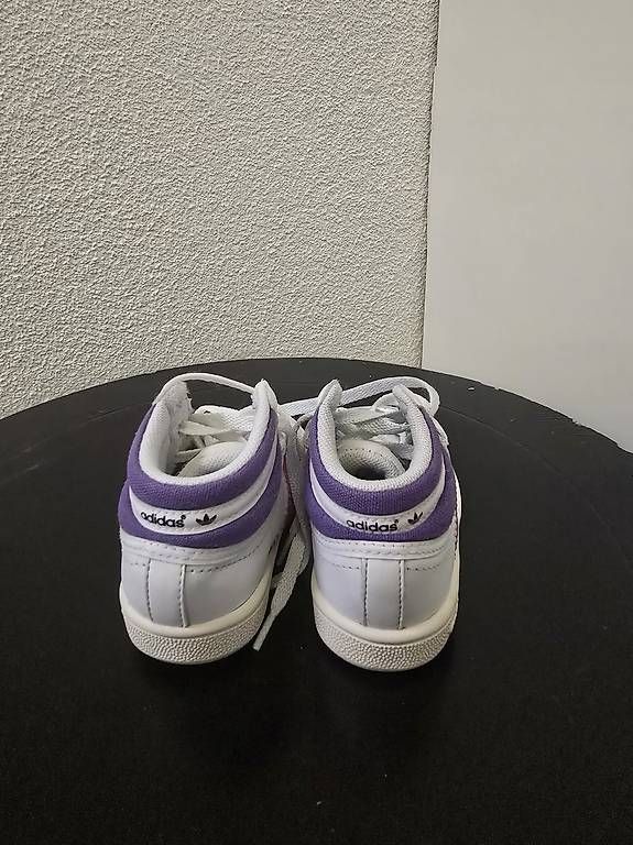 Scarpe per ragazzi: Adidas Kinderschue – Usato da Herisau venduto da and_zky9