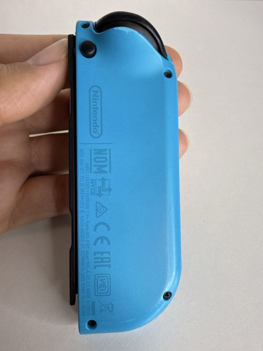 Nintendo Controller: Nintendo Switch Joy-Con Controller Blue Left - works great – Gebraucht aus Ehrendingen von bubulence 2