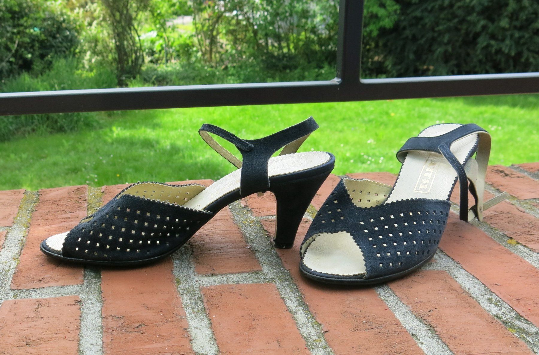 Scarpe da donna: Nappaleder Sandale mit hohen Absätzen Gr. 39,5 – Usato da Zollikofen venduto da MiMo2022