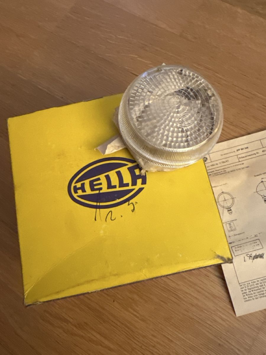 Tutti pezzi di ricambio auto: Hella Blinklichtglas – Usato da Mörschwil venduto da tweety9402