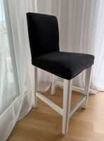 Barhocker weiss mit schwarzem Sitzbezug gebraucht