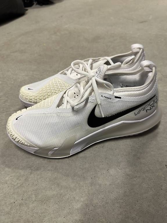 Scarpe da uomo: Nike Tennisschuhe Gr 41 – Usato da Zürich venduto da Babanos7