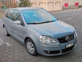 VW Polo Limousine grau met. 1.6l 77kW 2007
