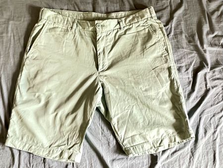 UNIQLO Herren Shorts Gr. L Chino Sommer Shorts grün/türkis