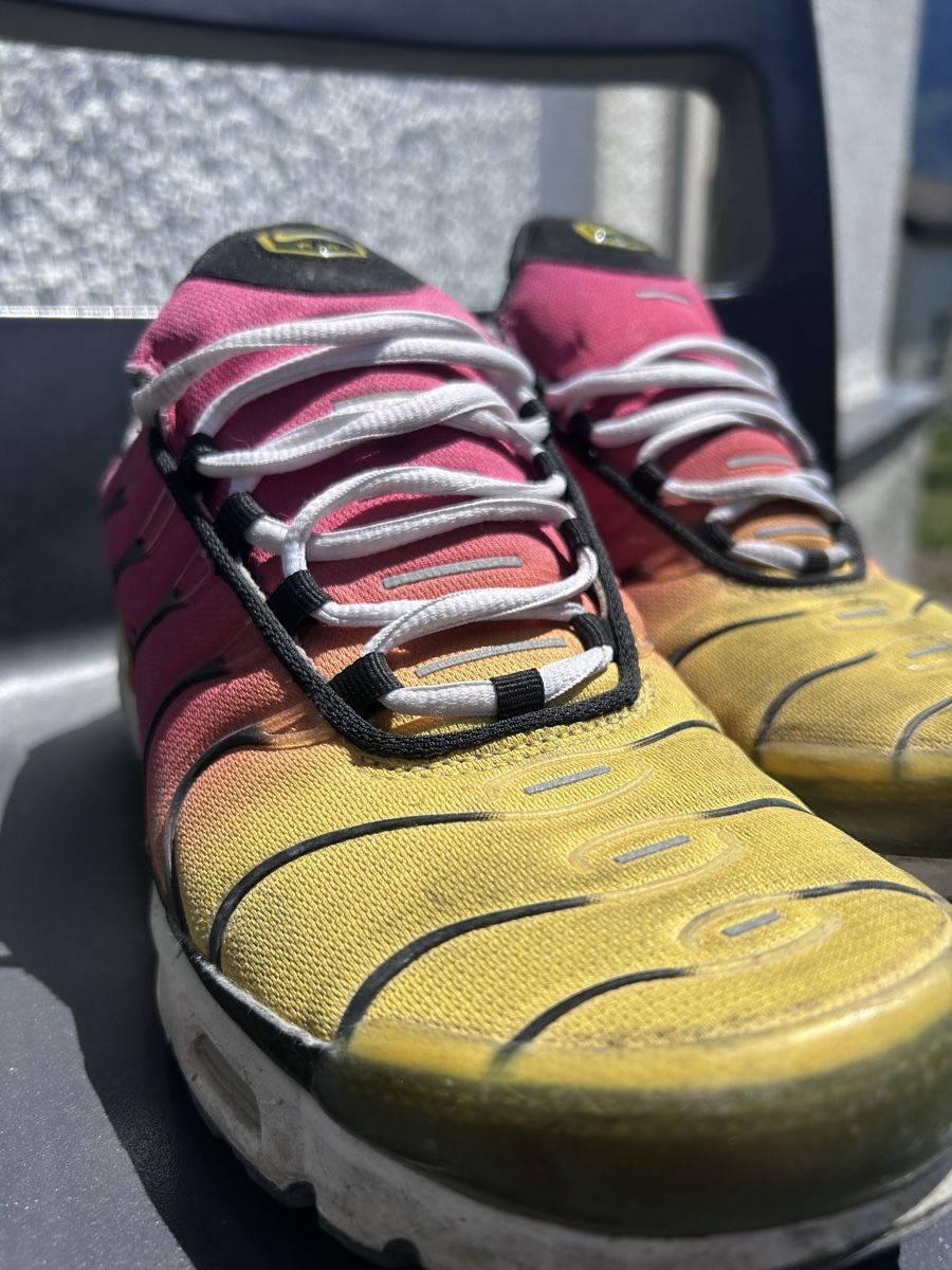Nike Scarpe da uomo: Tn rose et jaune Nike – Usato da Miège venduto da san_wc9t 1