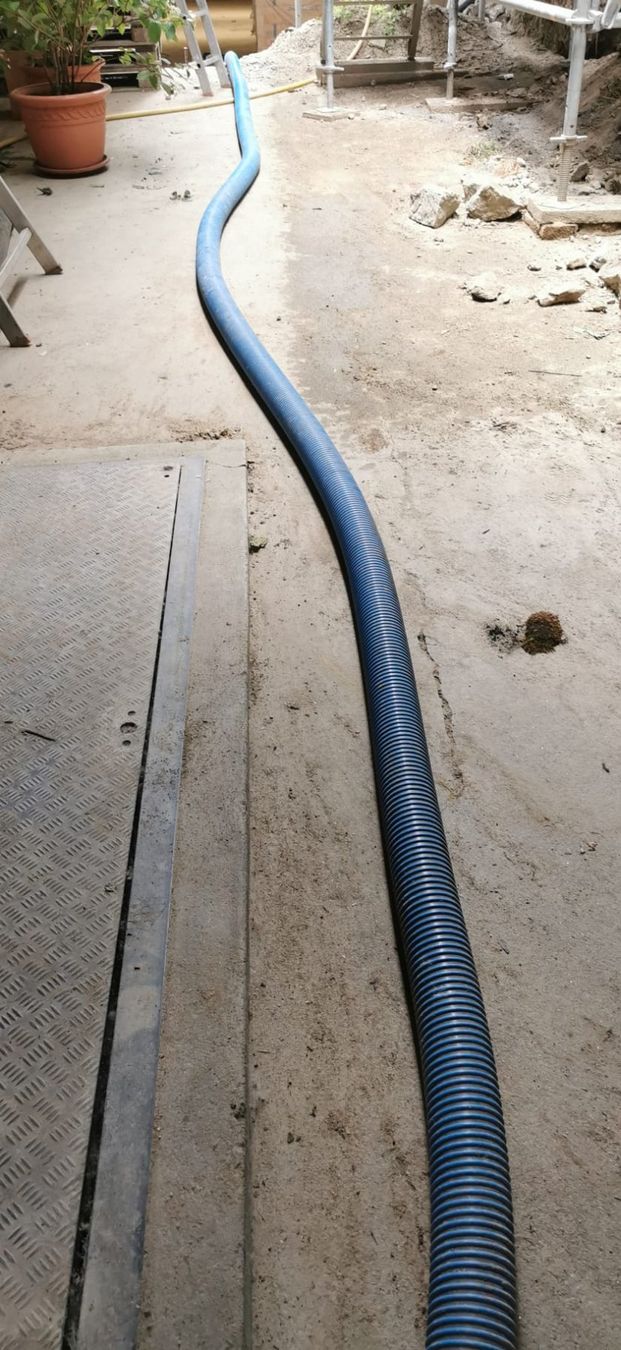 Tubi & Tubi flessibili: 20 Meter 95 mm Drainage Rohr mit Rohrschellen – Usato da Bremgarten b. Bern venduto da Vittorio0