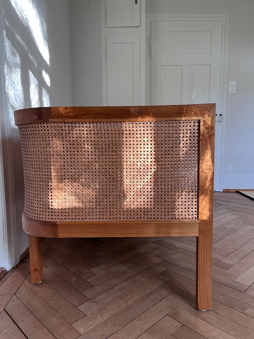 Sofas: Wunderschönes Teak Sofa mit Rattan – Gebraucht aus Luzern von kimbaey 3