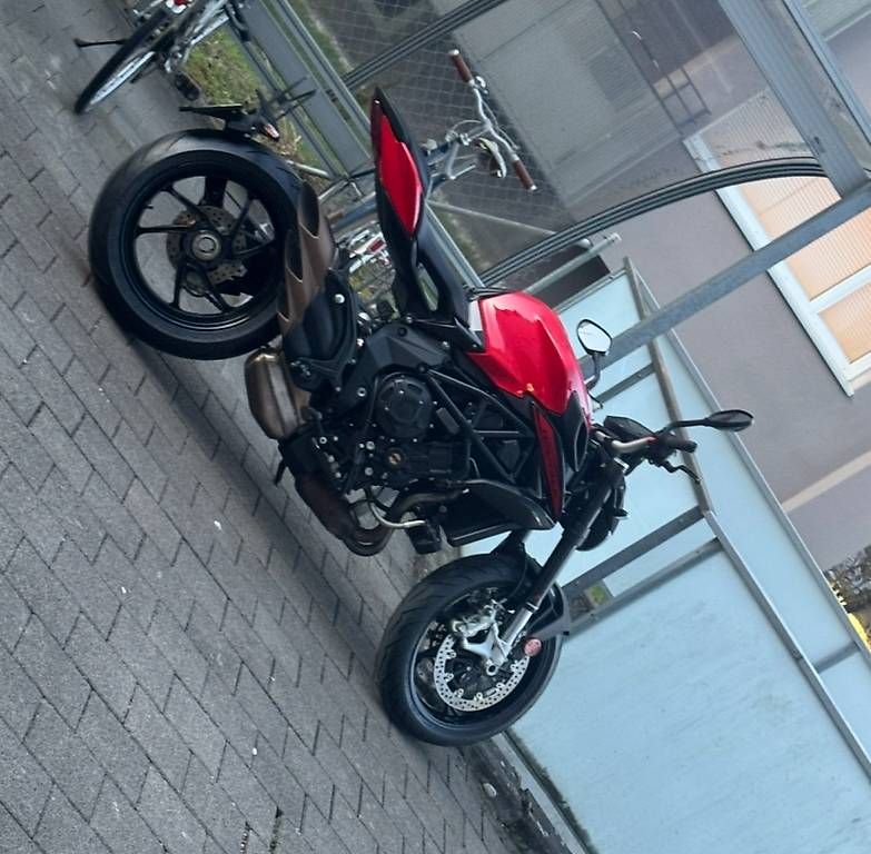 Strada: MV Agusta Brutale 800 (35kv) – Usato da Allschwil venduto da inf_8rtn 1