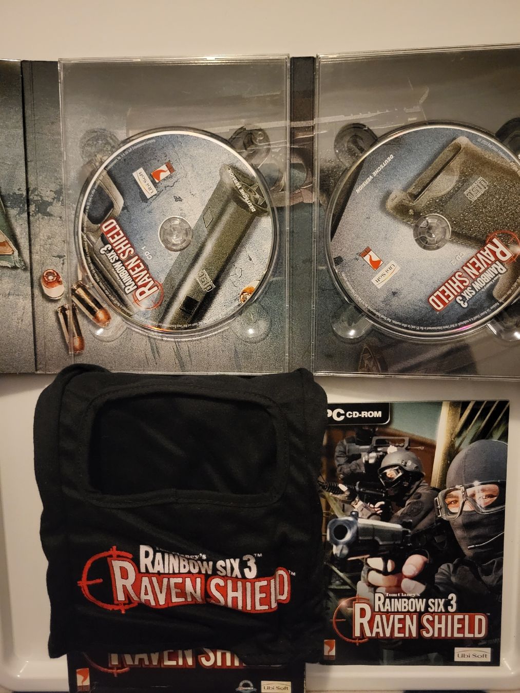Giochi: Tom Clancy's Rainbow Six 3 Raven Shield PC + Mask (Cib) – Nuovo (secondo la descrizione) da Conthey venduto da Th3gr4yf0x