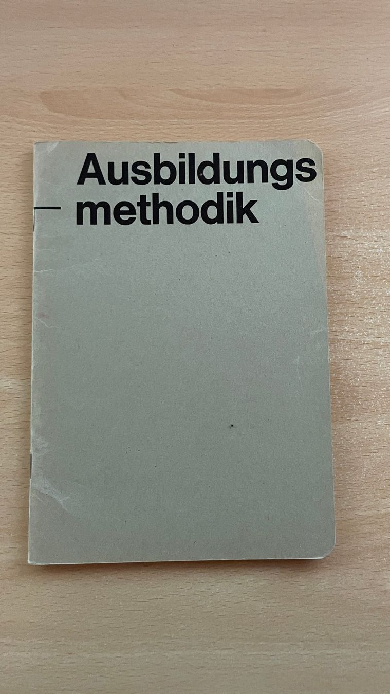 Libri: Schweizer Armee Ausbildungsmethodik 1968 51.18 d – Usato da Glattfelden venduto da cybermaxx
