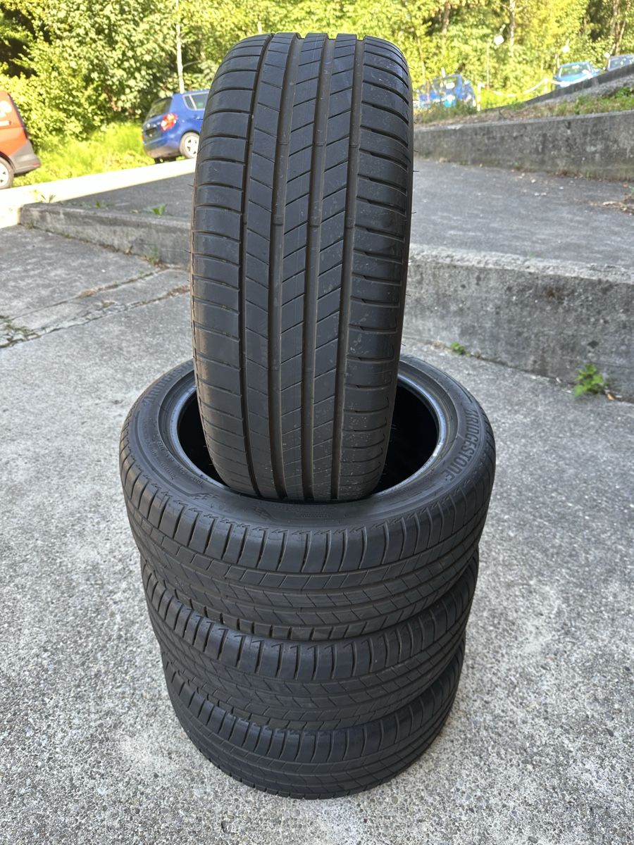 Pneus & Kompletträder: 4 x 245/45 R 19 Bridstone  – Gebraucht aus Bronschhofen von -BeeN-