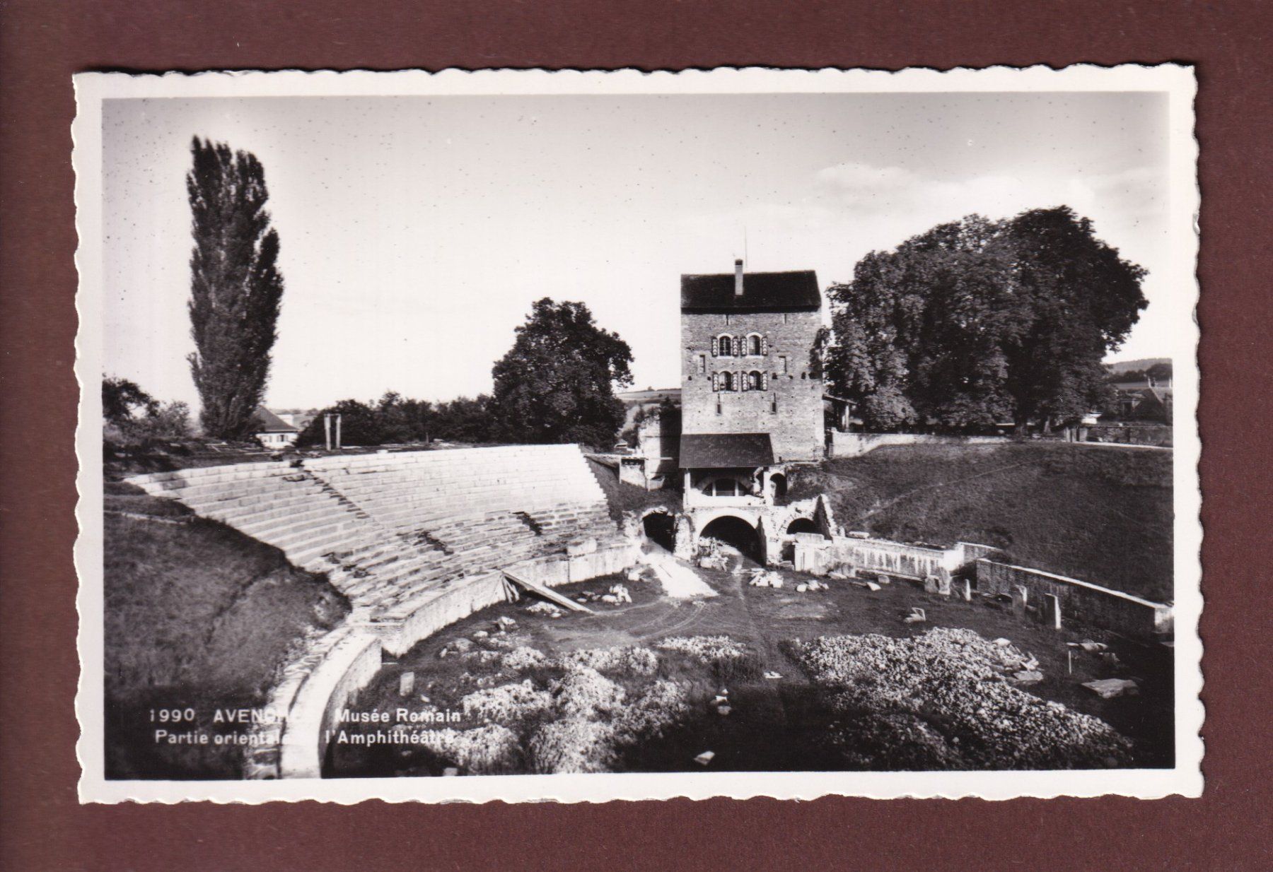 Ansichtskarten: AVENCHES - Musée Romain - Amphithéâtre – Gebraucht aus Pully von nicecards-shop