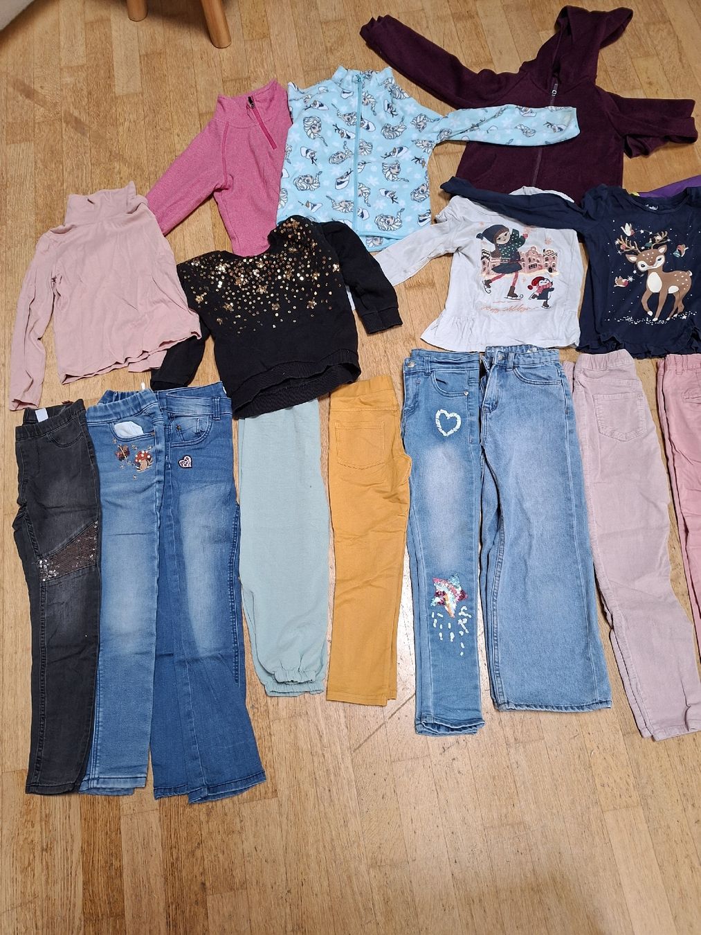 Lotti & Set di vestiti: Kleiderpaket Gr 122 – Usato da Beinwil am See venduto da AndSom 1