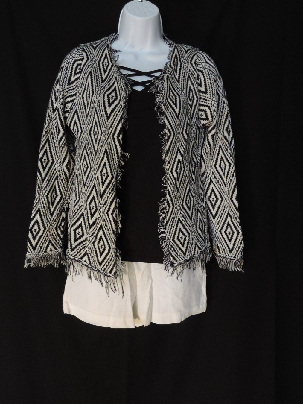 Lotti di vestiti: 2 ensemble black & white – Usato da Genève venduto da Axelle333 1