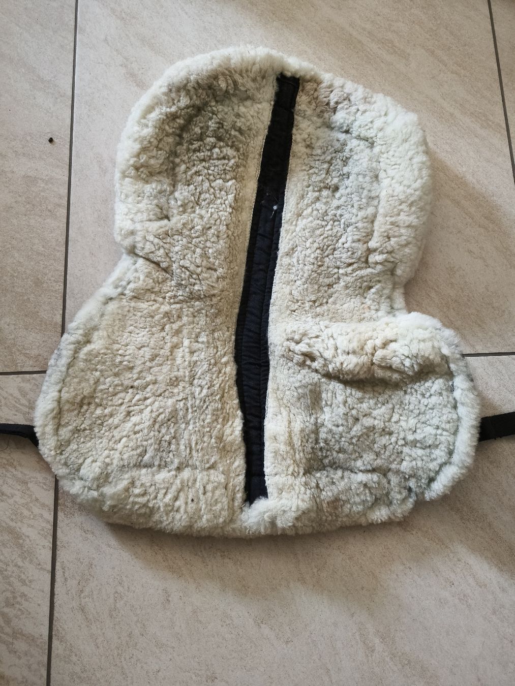 Selle & Accessori: Lammfell Sattelunterlage Grösse L – Usato da Gurmels venduto da be_olivia 1