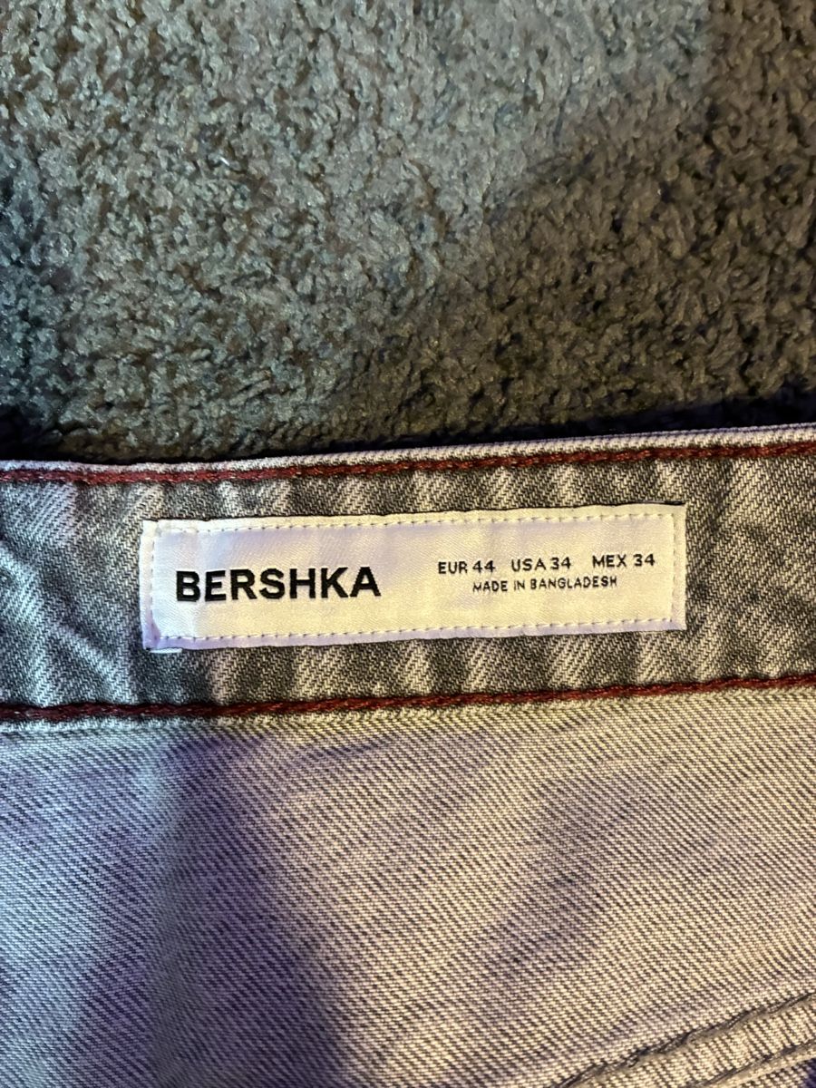 Bershka Jeans: Jeans BERSHKA – Neu und originalverpackt aus Belp von mikaglauser 1