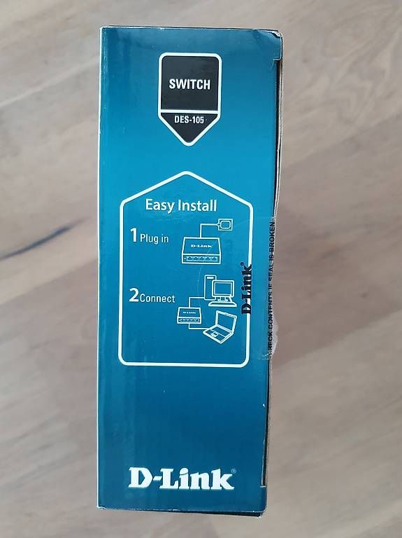 Hub & Switch: NEU D-Link 5 Port Fast Ethernet Desktop Switch DES-105 – Nuovo e nell'imballaggio originale da Uster venduto da Mooreas 3