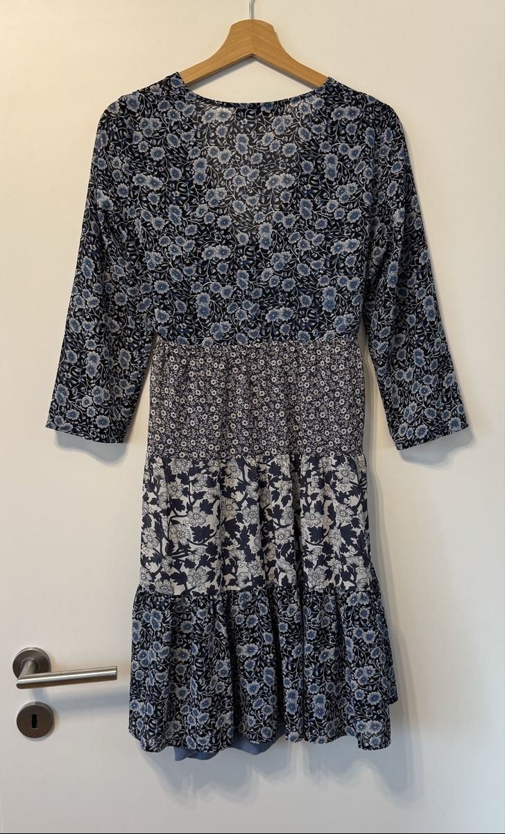 Hallhuber Vestiti: Hallhuber Kleid mit Blumenmuster Grösse 34 – Nuovo (secondo la descrizione) da Flumenthal venduto da Krajan 4