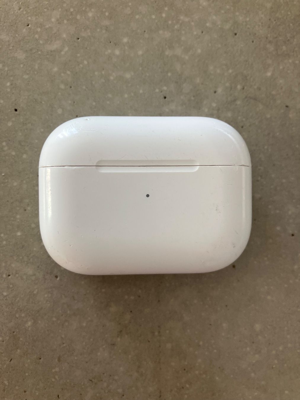 Apple Cuffie: Apple AirPods Pro 1 Charging Case – Usato da Lausanne venduto da mr.v 1