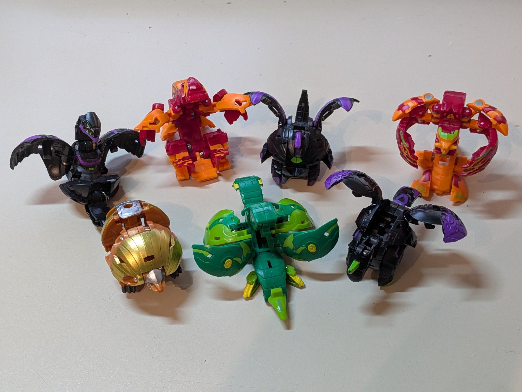 Giocattoli: 7 Stück Bakugan Figuren – Usato da Port venduto da gecotom